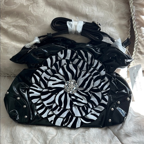 Candie Handbags - Chic Black and White Zebra Flower Shoulder Bag